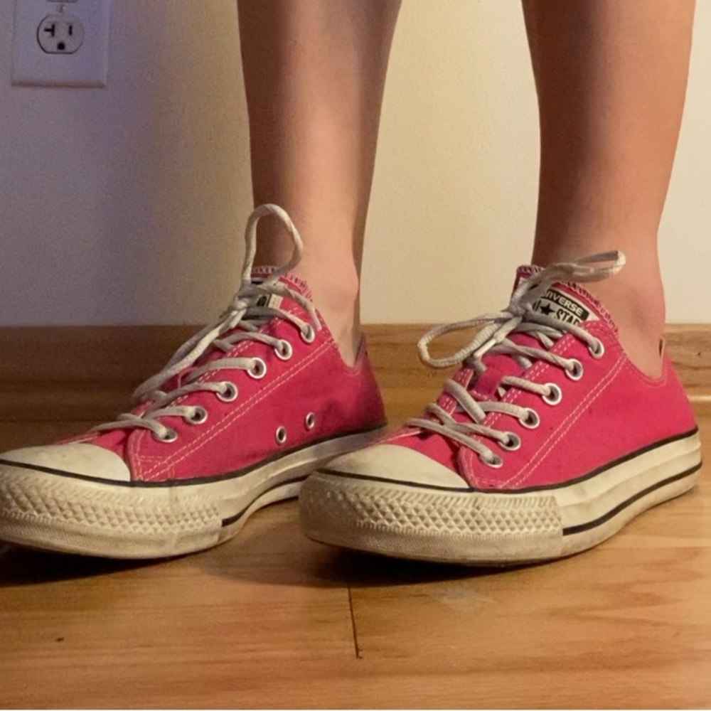 Converse Chuck Taylor All Star Lo Sneaker in Pink